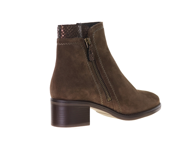We do co99889 camel3789002_3