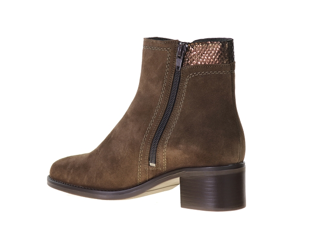 We do co99889 camel3789002_4