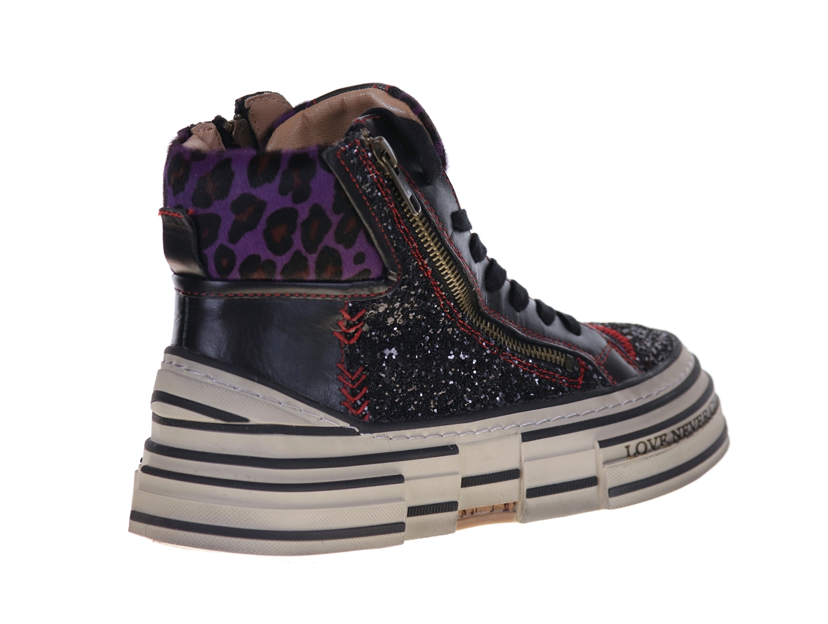 Je cherche ce genre de bottes (photos Je cherche ce genre de bottes (photos